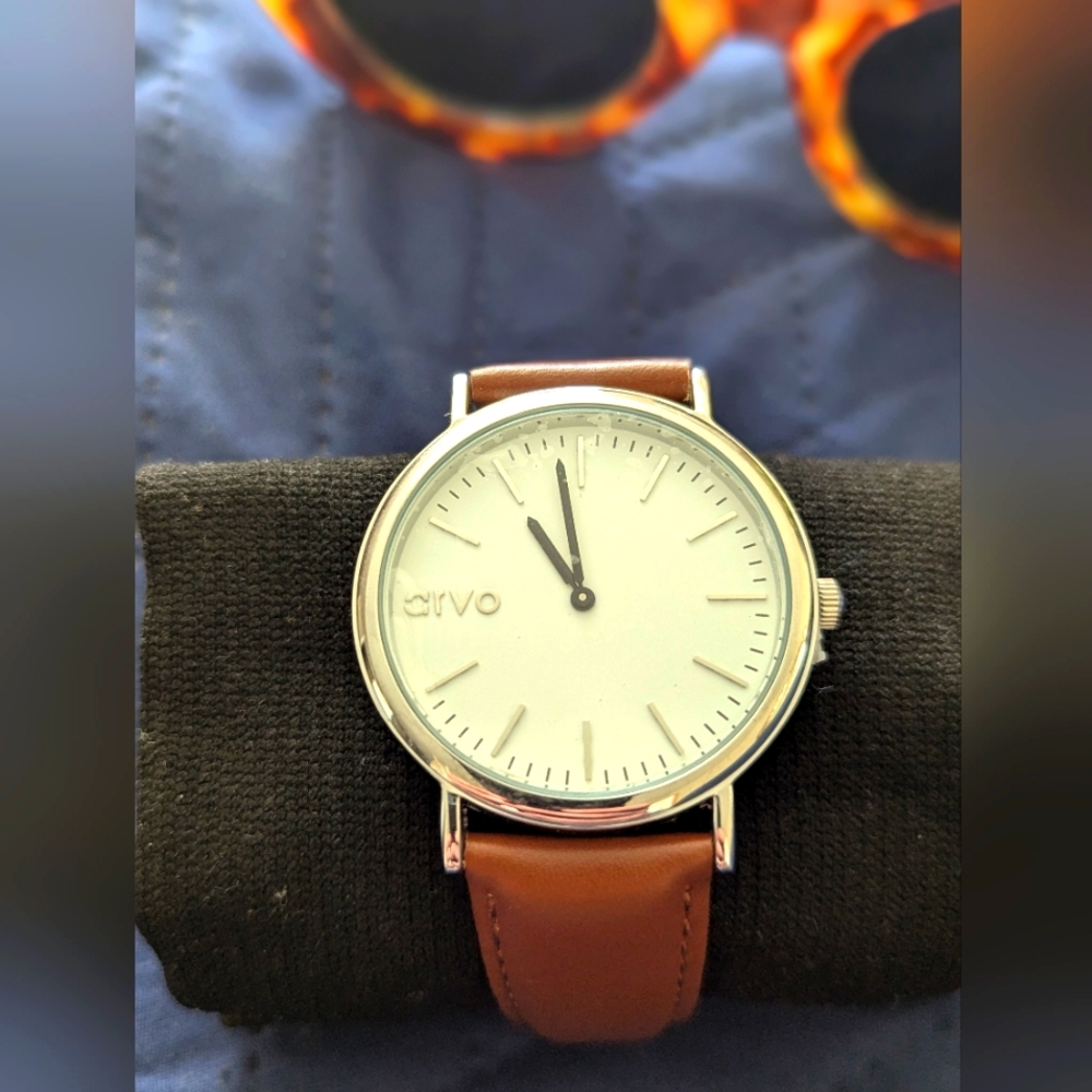 Arvo white time Sawyer watch leather band